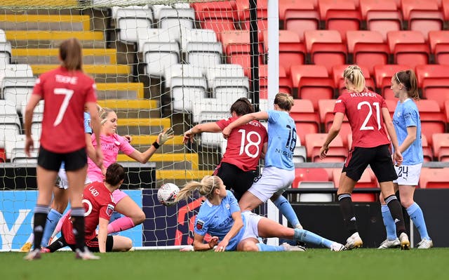 Kirsty Hanson scores Manchester United’s equaliser