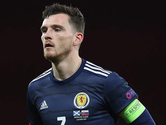 Andy Robertson se lesiona para Escocia