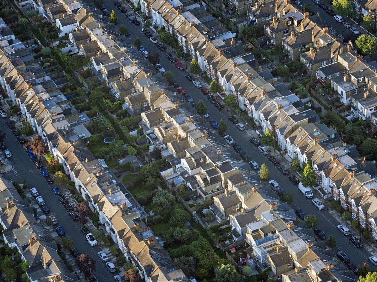 Millions worried about rent over winter as government urged to reinstate eviction ban