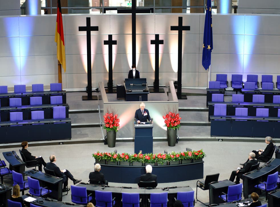 <p>Príncipe Carlos y su visita a Alemania.</p>