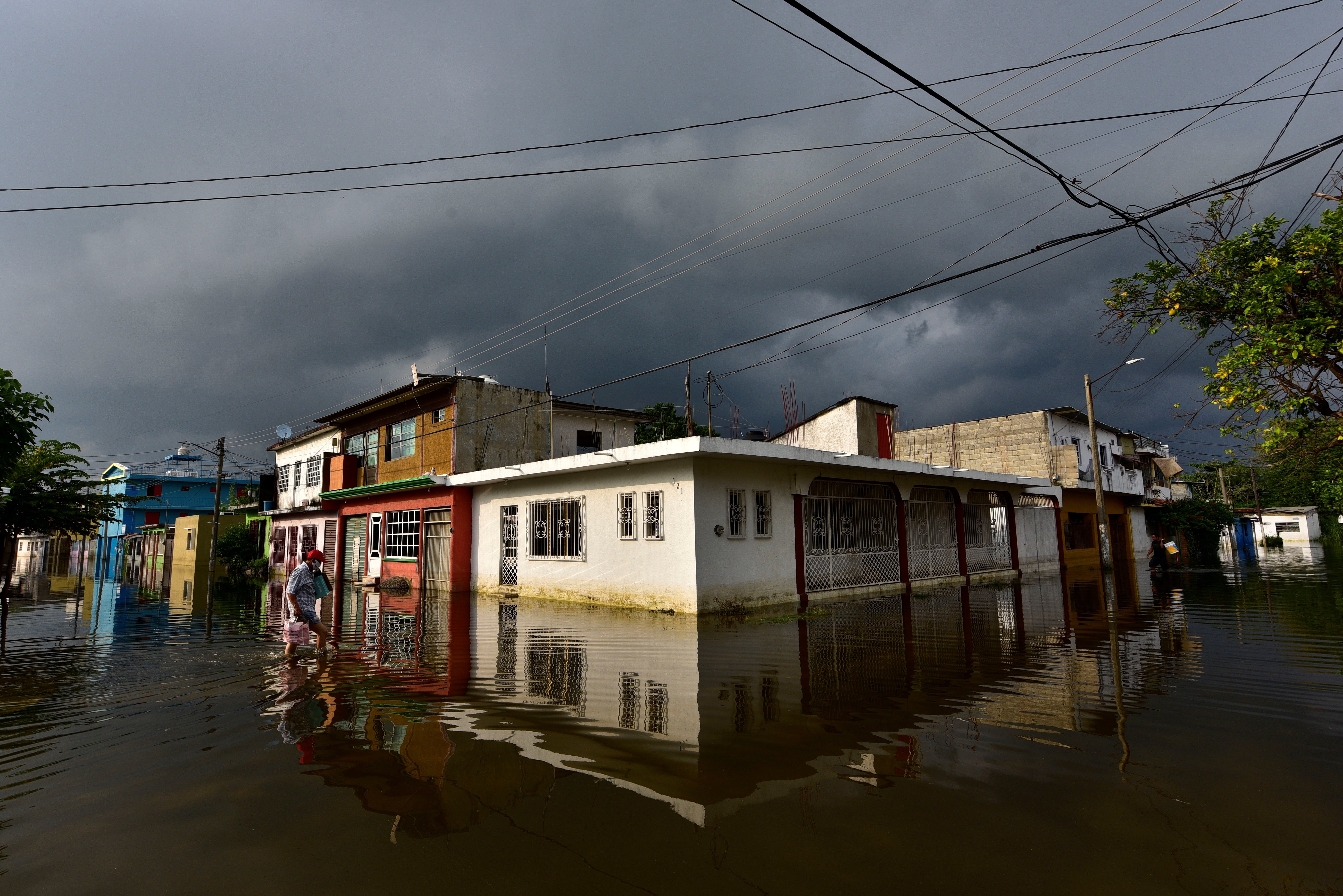 Floods following heavy rains in Villahermosa, Mexico, 13 November 2020. (EPA/Jaime Avalos)