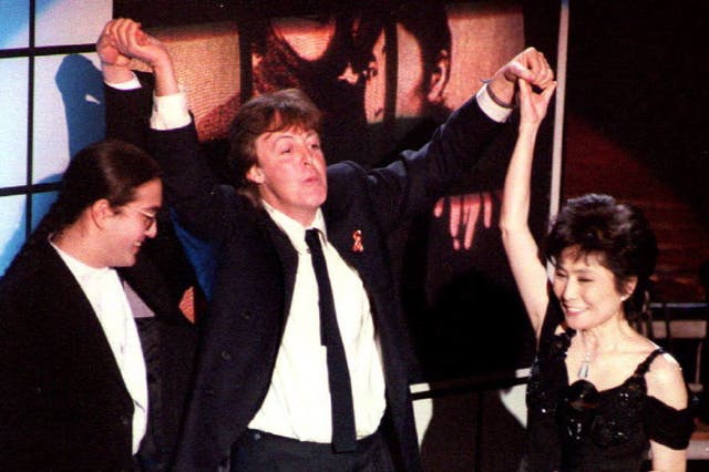 <p>Sir Paul McCartney with Sean Lennon and Yoko Ono at the Rock and Roll Hall of Fame induction in New York, January 1994</p>
