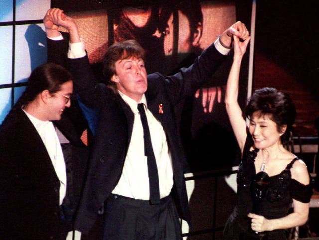 <p>Sir Paul McCartney with Sean Lennon and Yoko Ono at the Rock and Roll Hall of Fame induction in New York, January 1994</p>