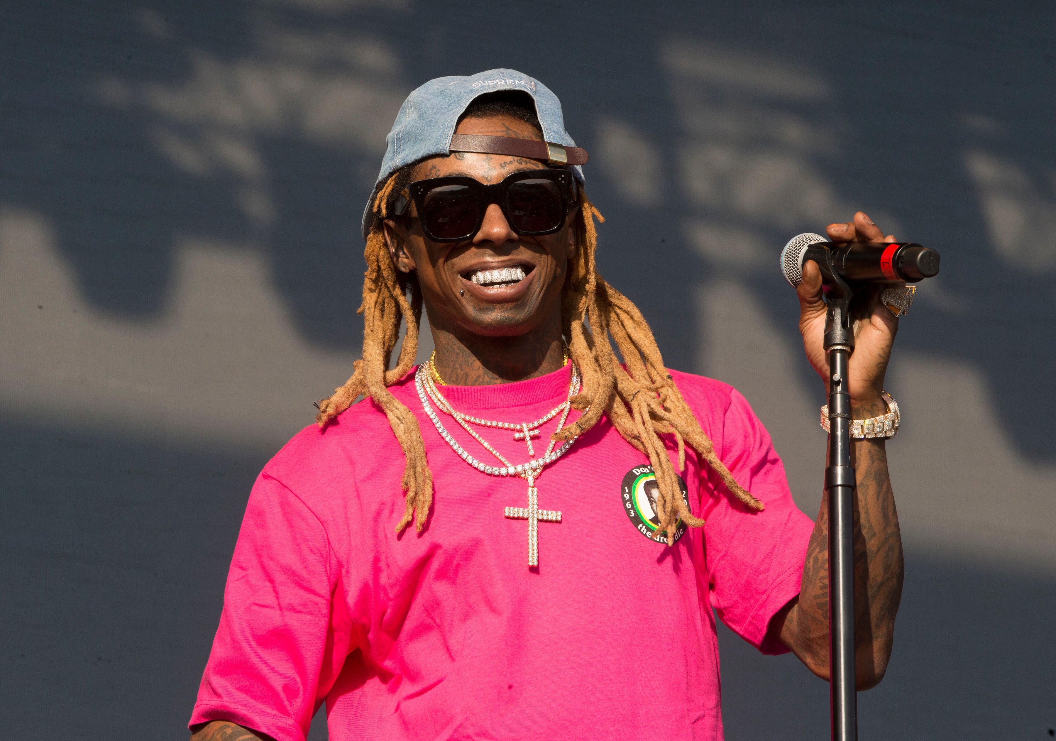 Rapper Lil Wayne charged with federal gun offense in Florida