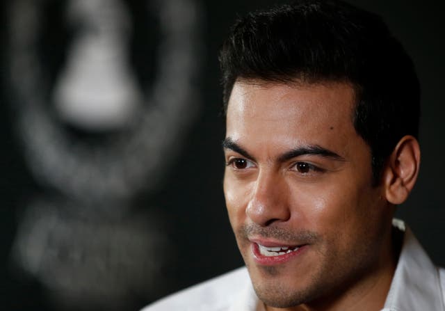 <p>LATIN GRAMMY-CARLOS RIVERA.</p>