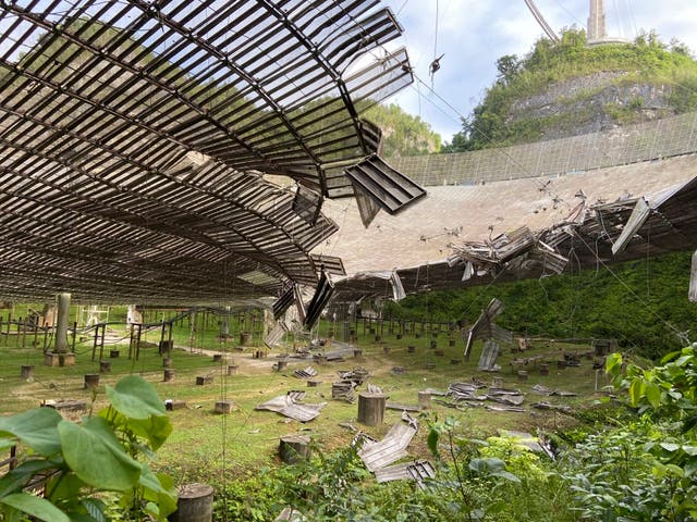 PUERTO RICO-TELESCOPIO