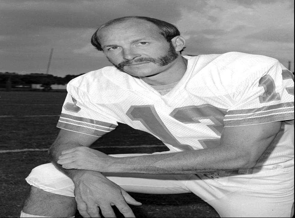 DOLPHINS SCOTT DECESO