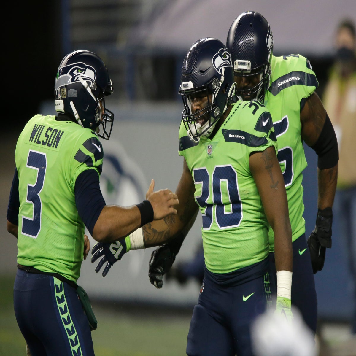 Wilson throws 2 TDs, Seahawks hold off Cardinals 28-21 Los Angeles Rams  Seattle Seahawks Arizona Cardinals Russell Wilson top