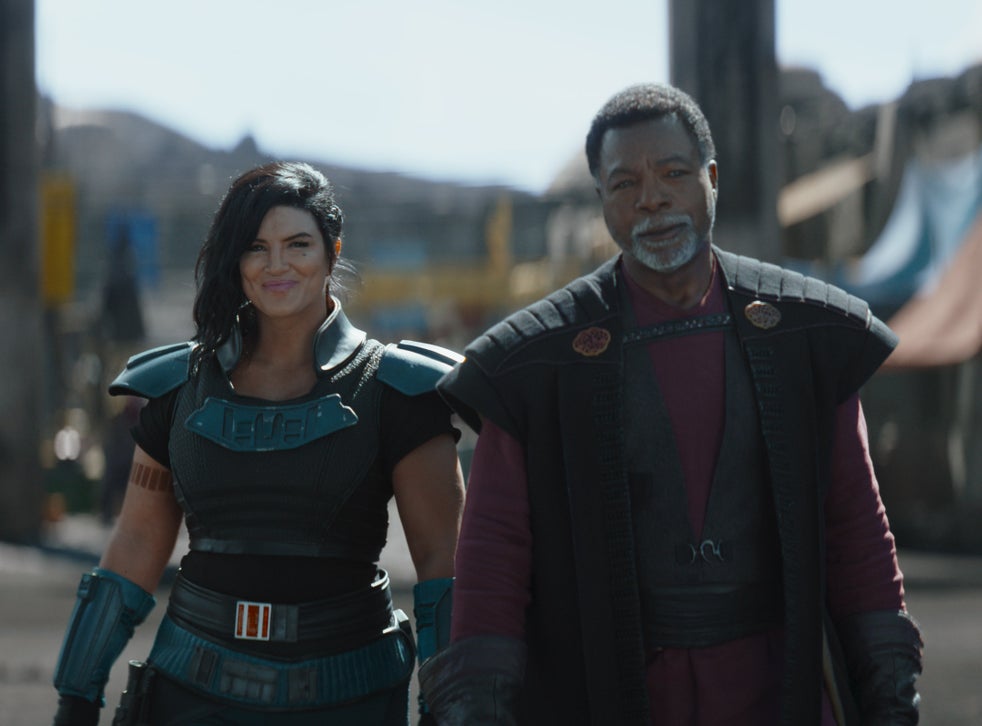 <p>Gina Carano and Carl Weathers as Cara Dune and Greef Karga</p>