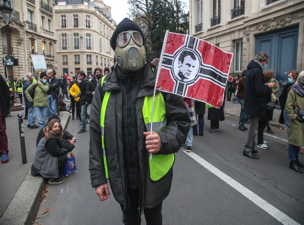 <p>La protesta en contra de la ley que prohibiría tomarle fotos a policías, en París, el 17 de noviembre del 2020. </p>
