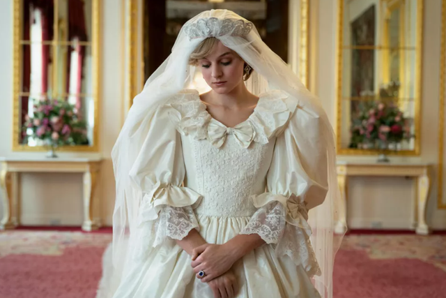 Emma Corrin como la princesa Diana en The Crown