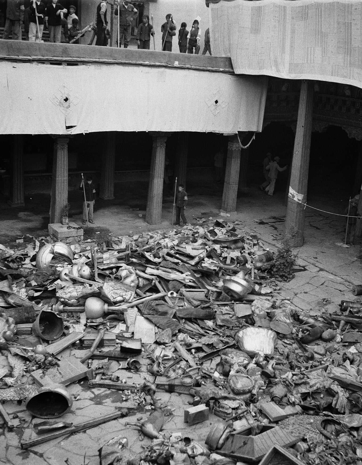 Statues, artefacts and other religious objects at the Jokhang Temple were destroyed under the slogan ‘smash the four olds’ by the Red Guards