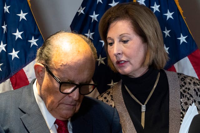<p>Desde Rudy Giuliani hasta Fox News. Estos son los personajes que destacaron en este 2020. </p>
