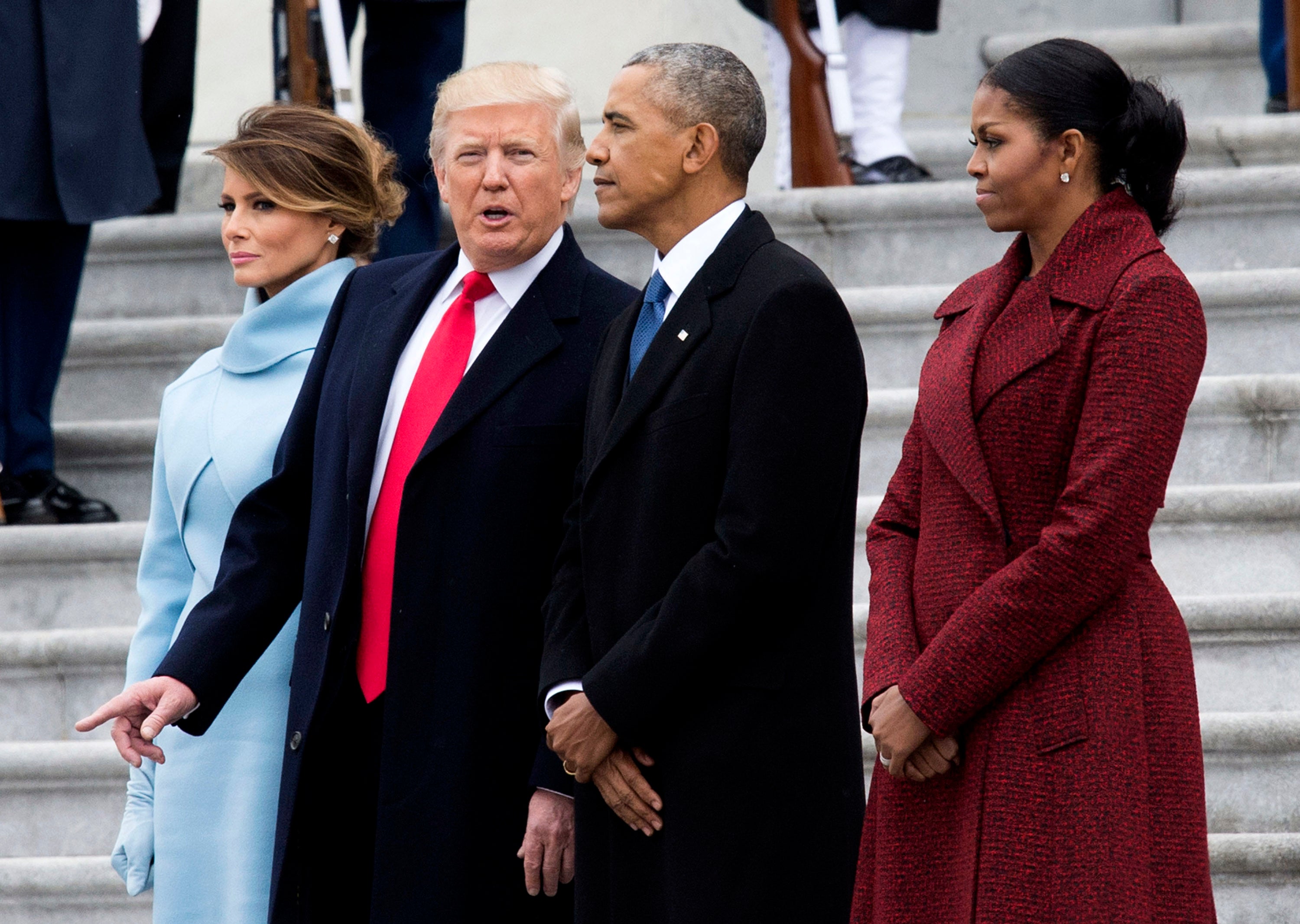 A ex-primeira-dama não deu motivos para pular, mas a equipe de Trump disse que sente que foi a maneira dela de protestar contra sua vitória