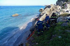 Speedboat taking migrants to Greece partially sinks; 1 dead