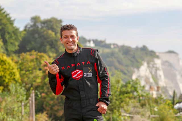 <p>Jetpack daredevil Frank Zapata injured as he plunges 50ft into lake during stunt</p>