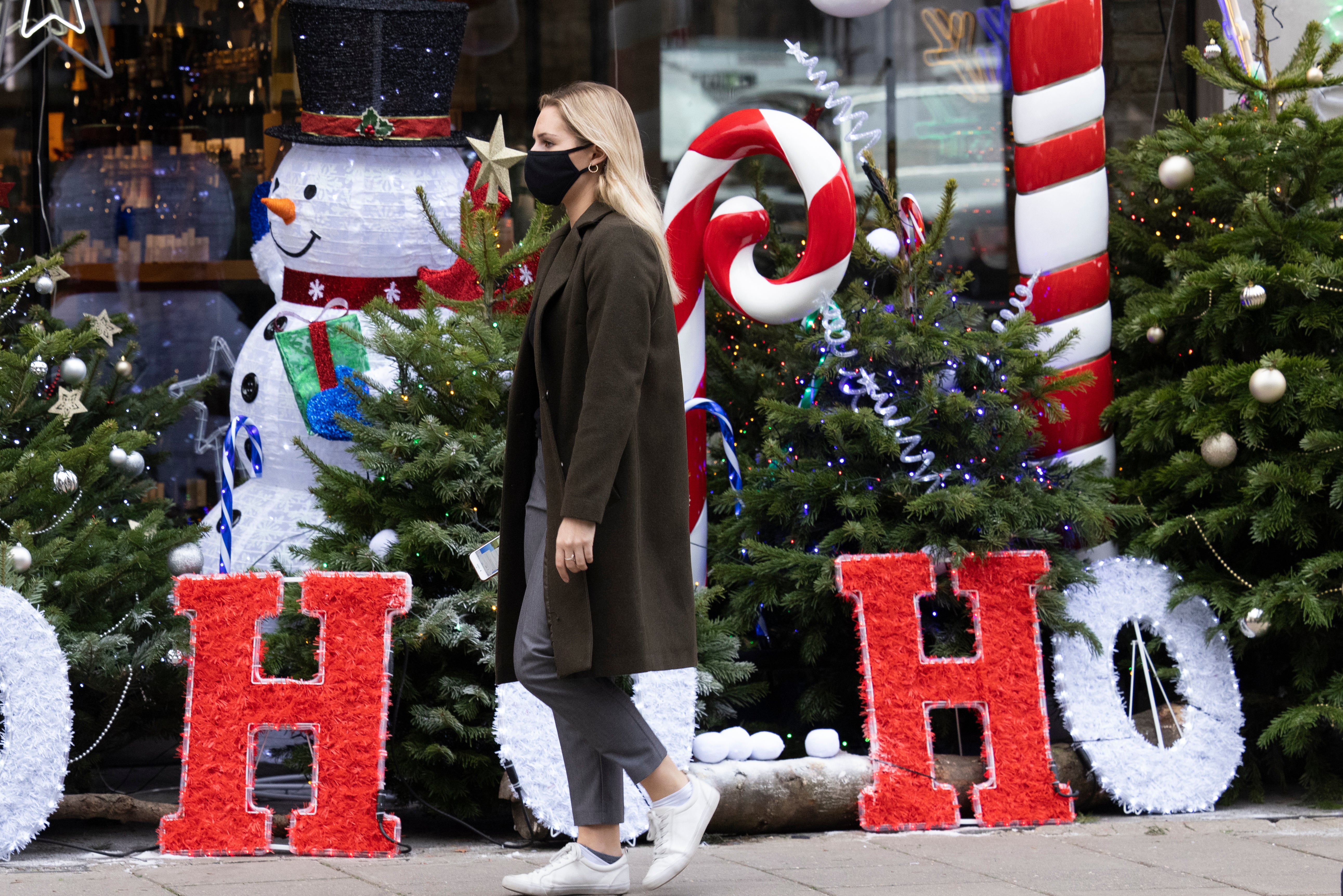 Covid UK news - live: New quarantine rules for travellers arriving in England as leaders craft Christmas plan