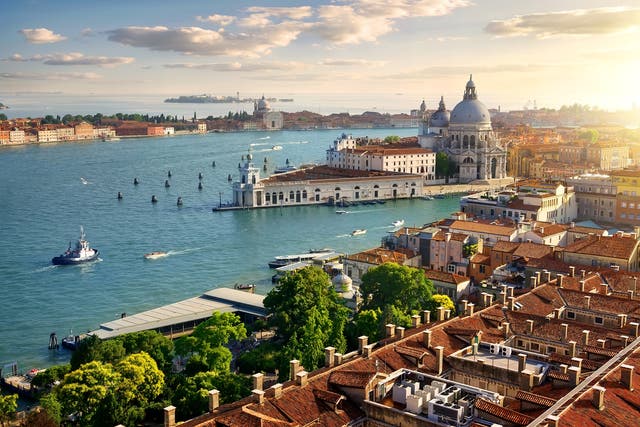 Venice will postpone its tourist tax again