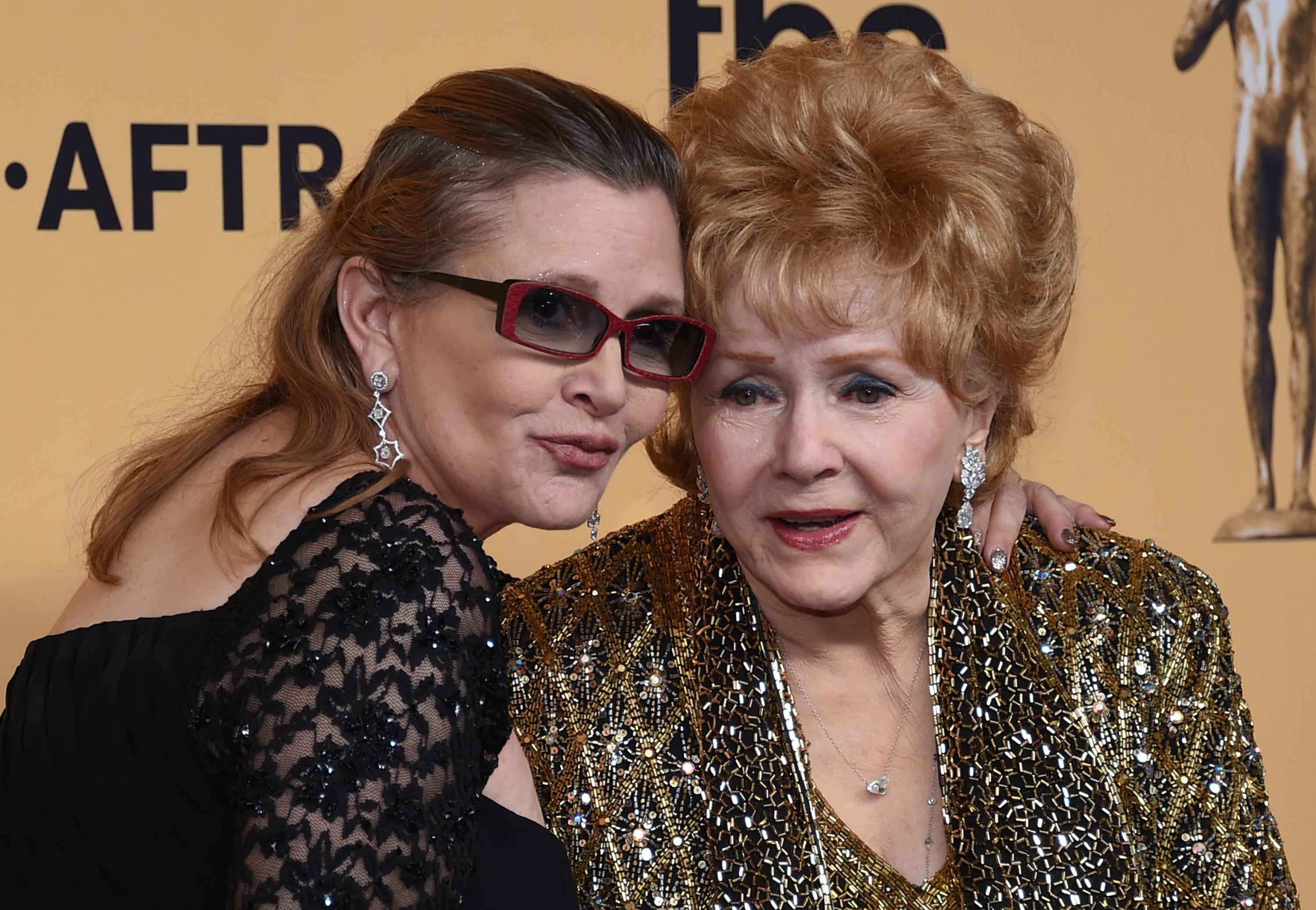 Carrie Fisher with her mother Debbie Reynolds in 2015