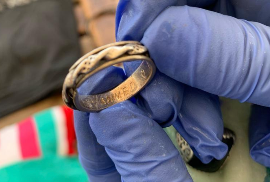 A couple is being reunited with their wedding bands after losing them in a deadly shipwreck off the coast of Lampedusa, Italy