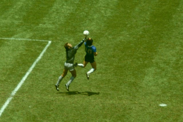<p>El gol 'Mano de Dios' de Diego Maradona contra Inglaterra en el Mundial de 1986</p>