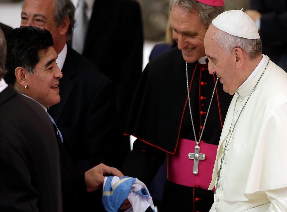 <p>El Papa Francisco y Diego Maradona.</p>