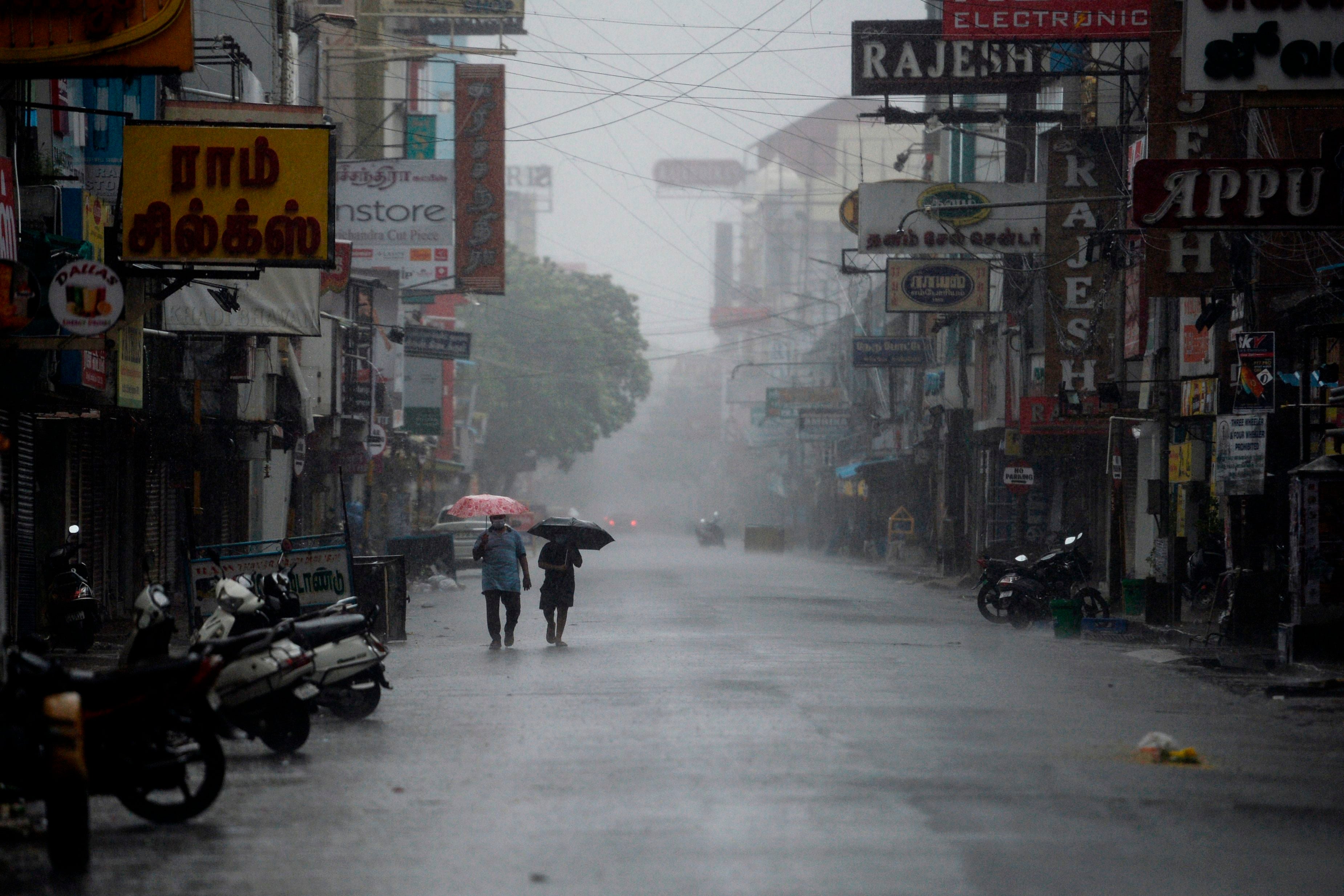 <p>Heavy rains lash southern coastal areas of India as Cyclone Nivar makes landfall</p>