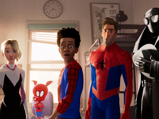 <p>Into the Spider-Verse de 2018 vio varias iteraciones del personaje interactuar en una animación cruzada</p>