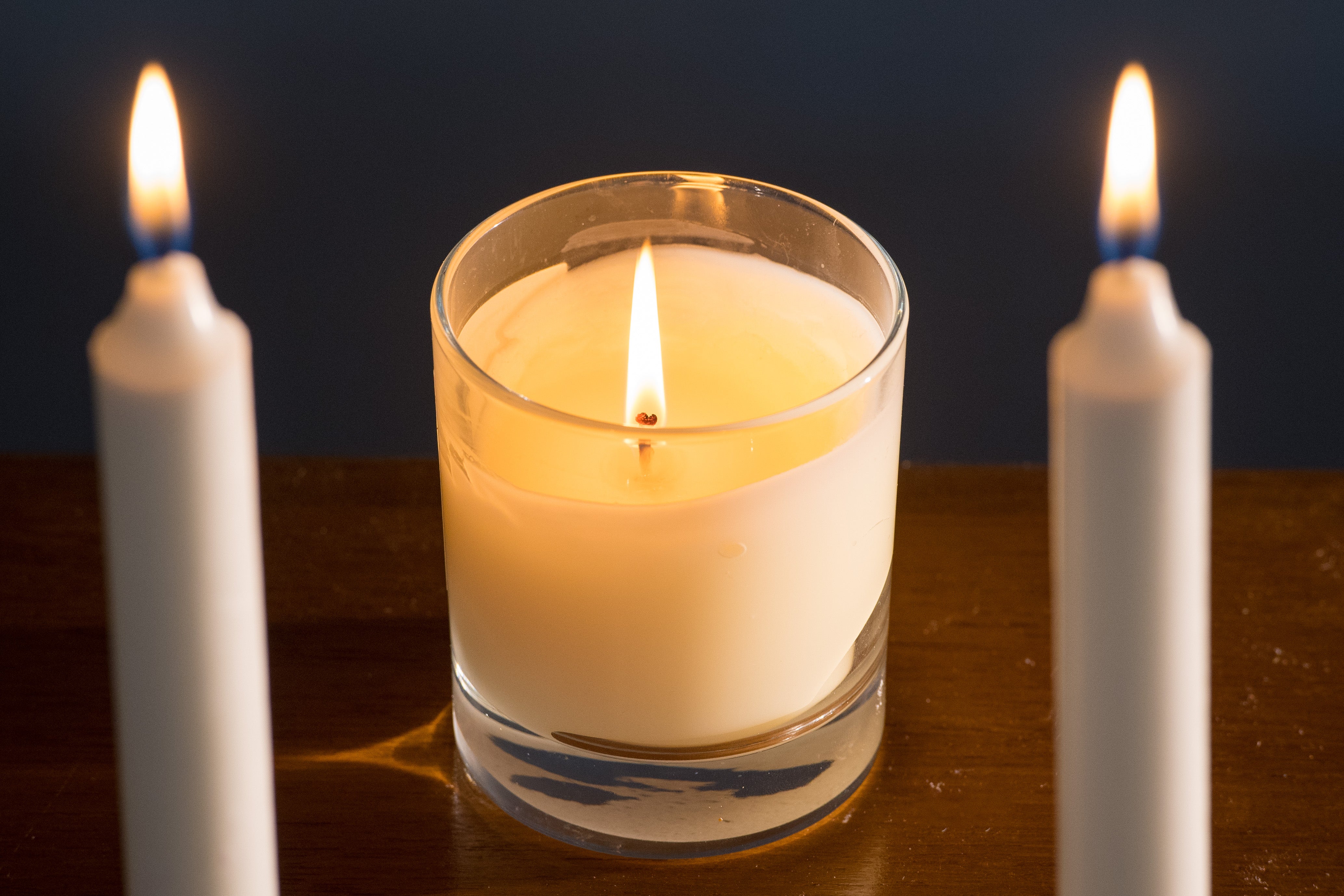 Customer satisfaction for scented candles has been dropping much faster than for unscented ones