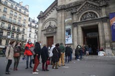 Court orders France to rethink 30-person limit on worship 