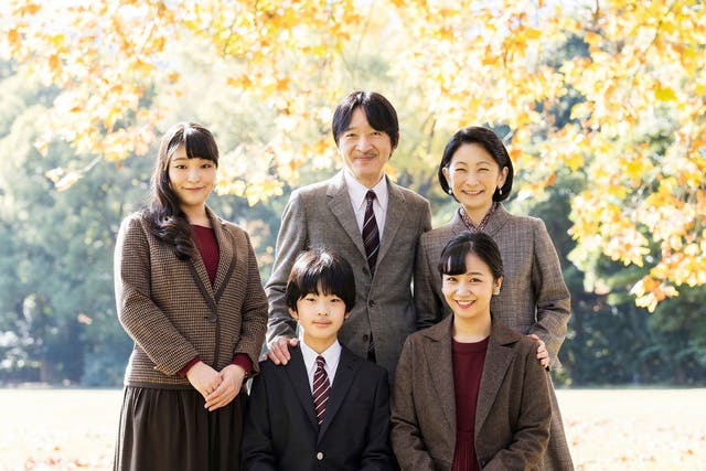 <p>Japan’s Crown Prince Akishino (behind C) with his wife Crown Princess Kiko (behind R) and their children.</p>