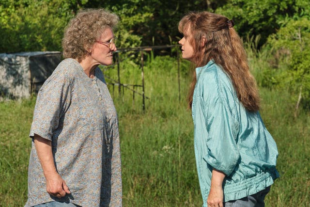 Glenn Close and Amy Adams in Hillbilly Elegy