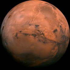 Scientists find way to extract oxygen and fuel from Mars’ salty water 