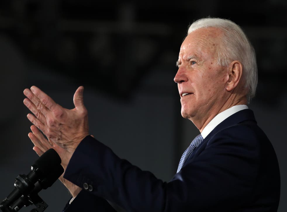 COLUMBIA, CAROLINA DEL SUR - 29 DE FEBRERO: El candidato presidencial demócrata, el ex vicepresidente Joe Biden, habla en el escenario después de declarar la victoria en las primarias presidenciales de Carolina del Sur el 29 de febrero de 2020 en Columbia, Carolina del Sur. Carolina del Sur es la primera en las primarias del sur y el cuarto estado en el proceso de nominación presidencial.