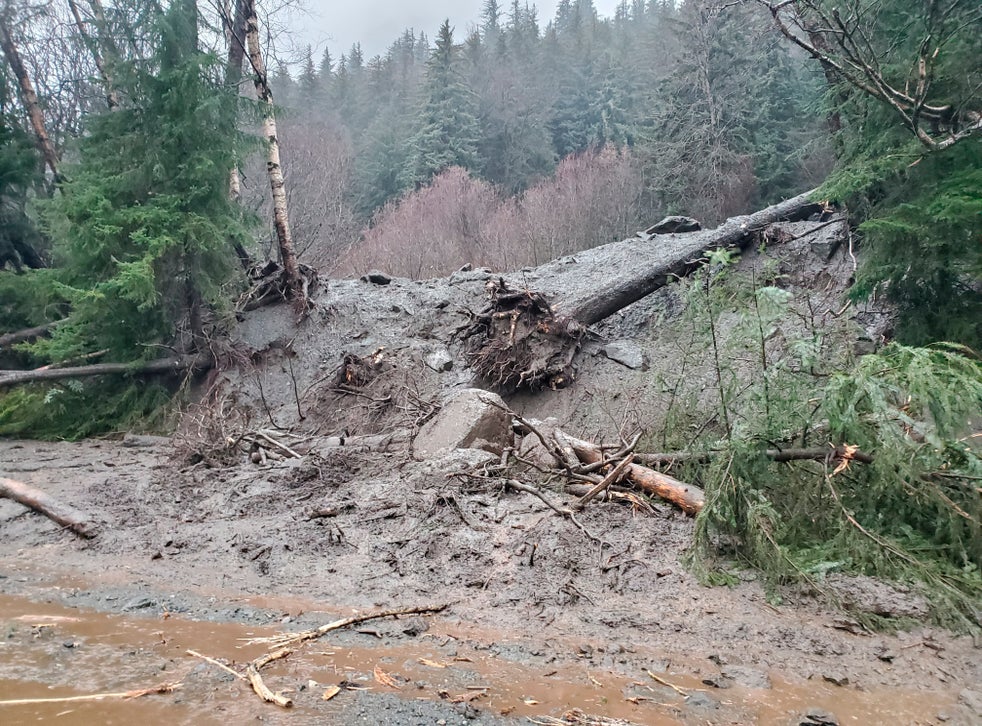 6 missing, homes destroyed in southeast Alaska landslide mudslides