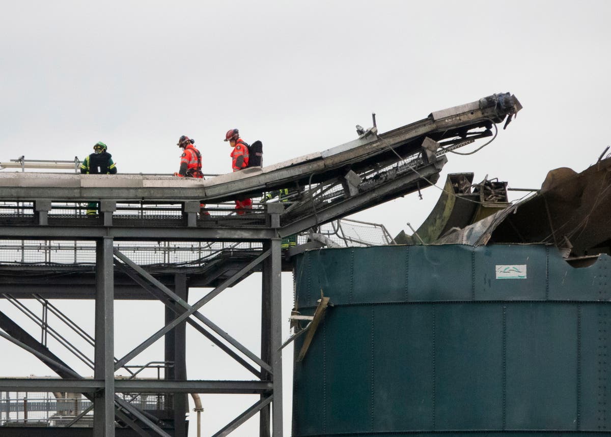 Avonmouth Explosion Four Killed In Blast At Water Treatment Works Near Bristol The Independent Avonmouth Explosion Four Killed In Blast At Water Treatment Works Near Bristol The Independent