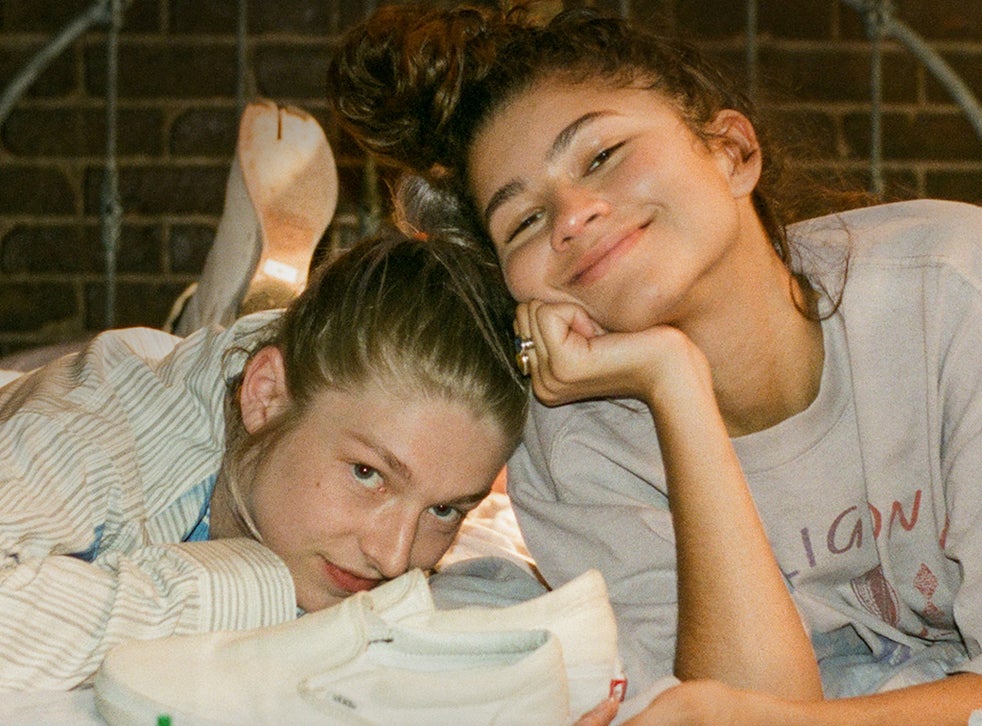 <p>Hunter Schafer and Zendaya as Jules and Rue</p>