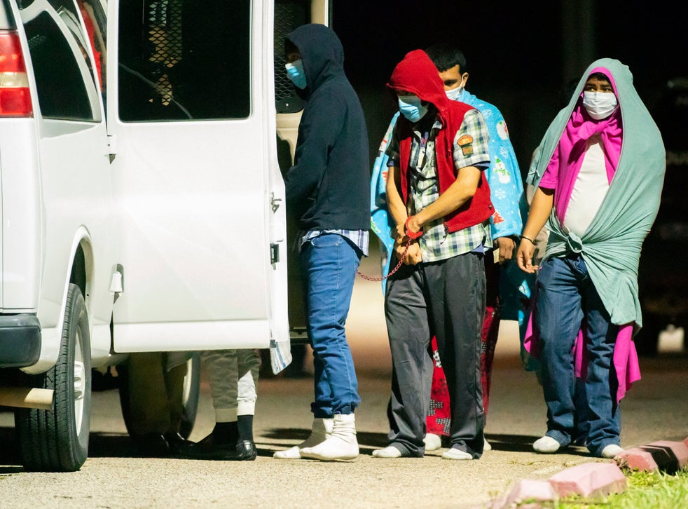 Police Nearly 30 Found In Texas Human Smuggling Operation Police People Police Texas Houston