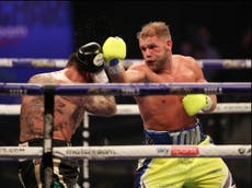 Saunders dominates valiant Murray to retain WBO world title