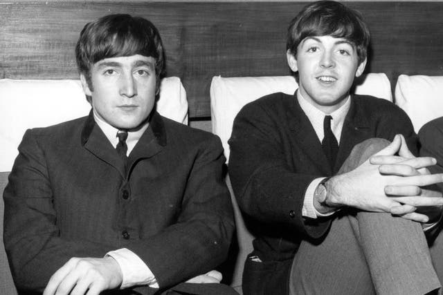 Lennon y McCartney en 1963