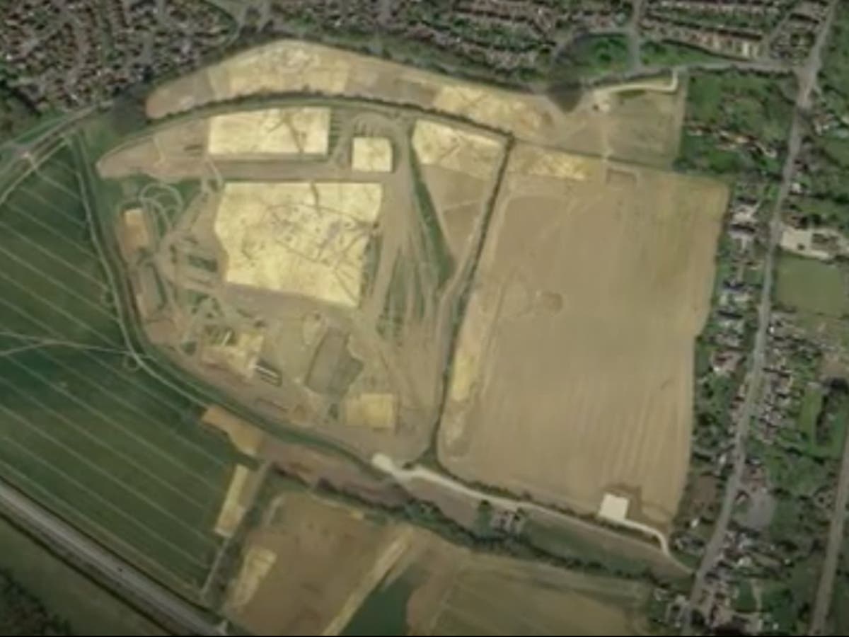 ‘Mystery’ pit skeleton found during archaeological dig in Hertfordshire