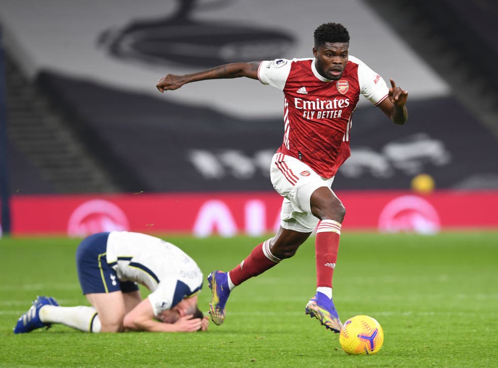 Thomas Partey injury: Arsenal midfielder suffers recurrence of thigh strain during Tottenham defeat | The Independent