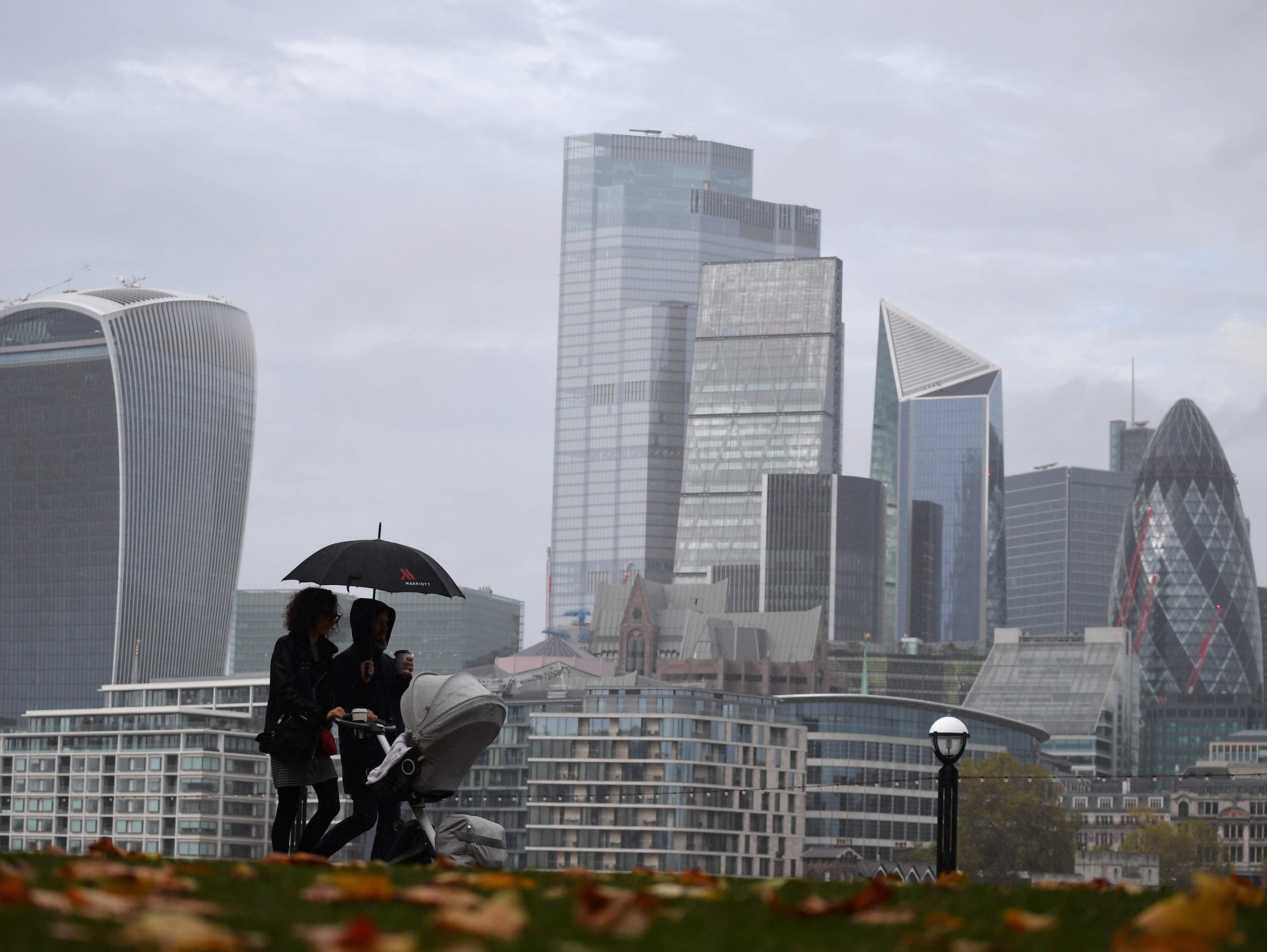 Richest 1% in UK ‘produce 11 times carbon emissions of poorest 50%’