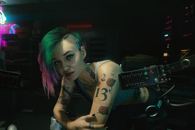 ‘Braindance’ gear is seen on the right hand side of the screen in this shot from Cyberpunk 2077