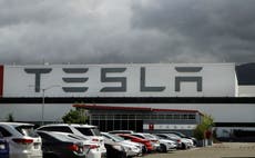 Tesla seeks to sell $5B in stock; CEO Musk moves to Texas