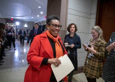 Marcia Fudge: Biden housing secretary pick becomes second black cabinet member