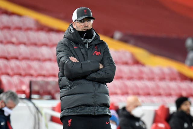 Jurgen Klopp espera que el Liverpool esté a la altura de sus estándares normales a pesar de un equipo muy cambiado para enfrentar al Midtjylland
