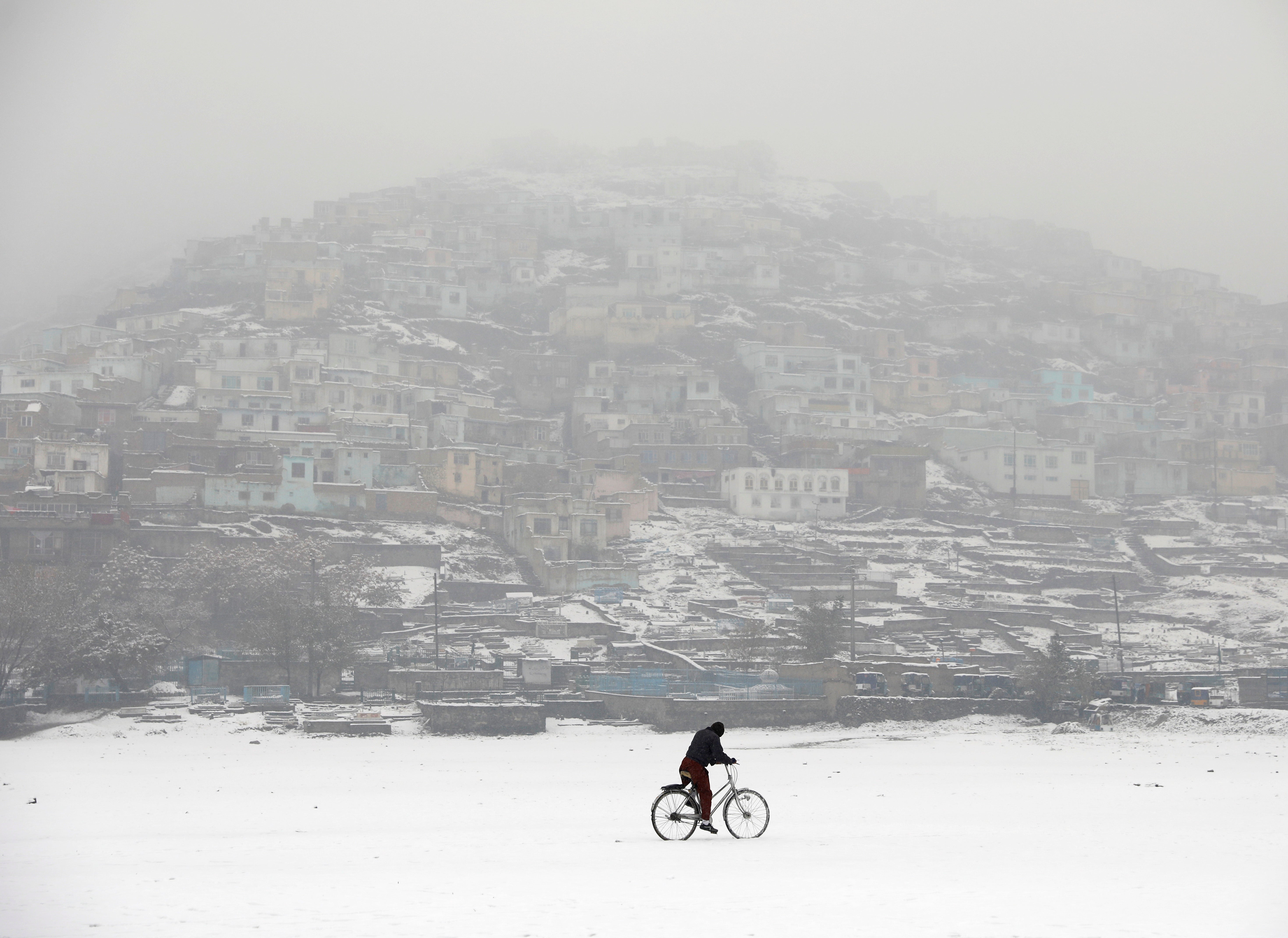 A wintry Kabul (REUTERS/Mohammad Ismail)