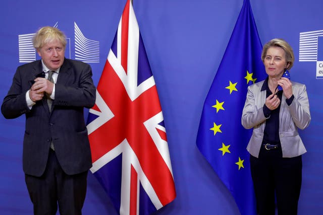 <p>Ursula von der Leyen, the EU commission president, welcomes Boris Johnson to Brussels for trade talks</p>