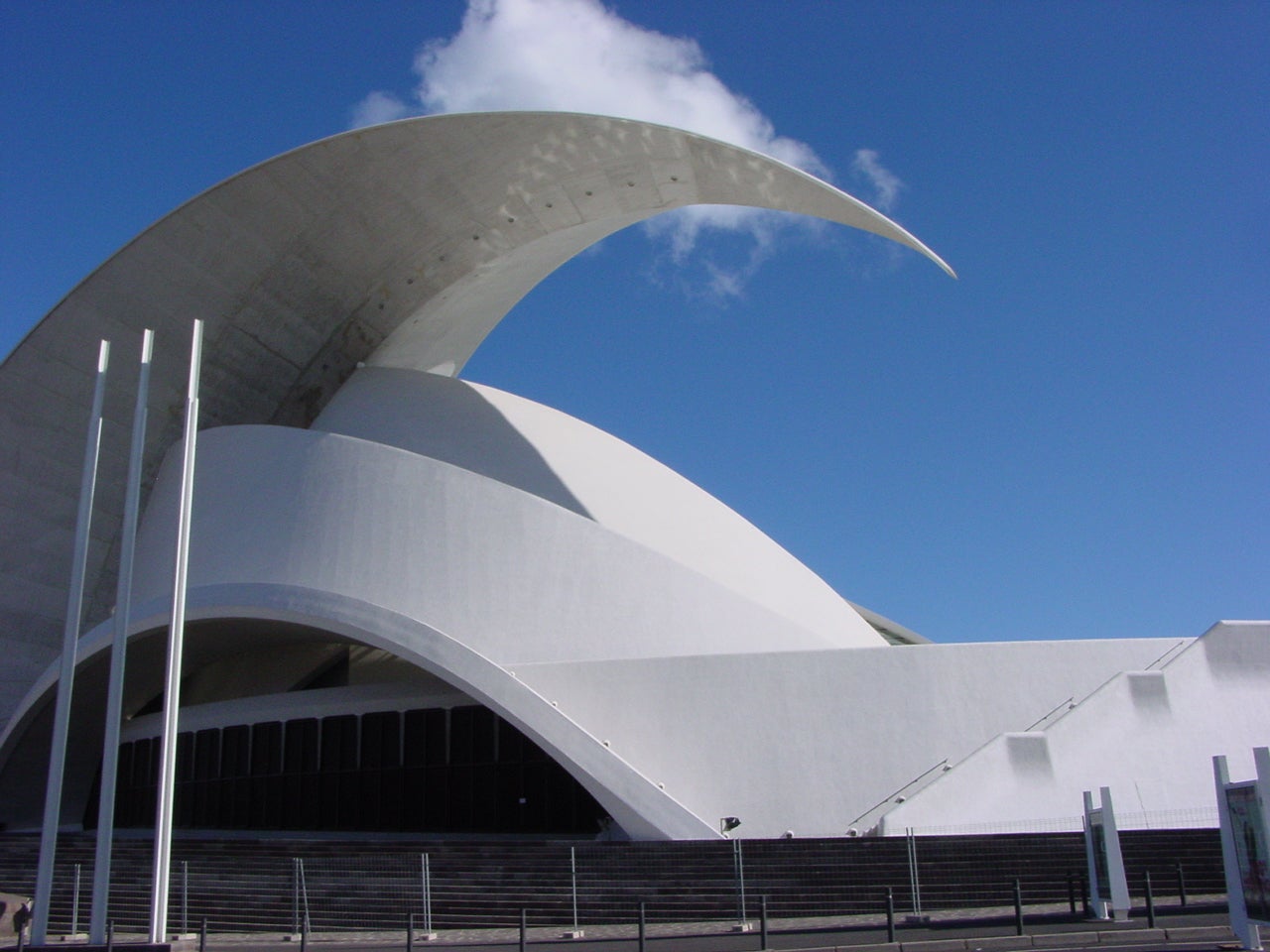Test case: the concert hall in Santa Cruz de Tenerife